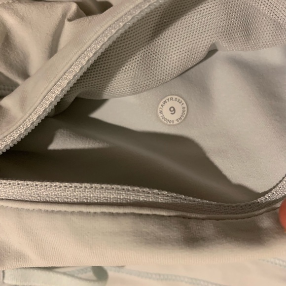 Lululemon speed up short size 6 color ocean air - Picture 4 of 4